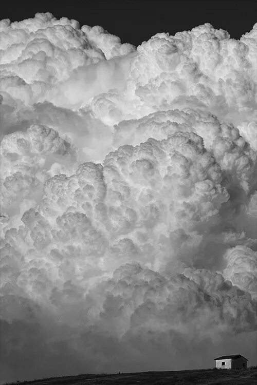 Огромное белое облако. Облака. Серые облака. Кучевые облака. Кучевые грозовые облака.