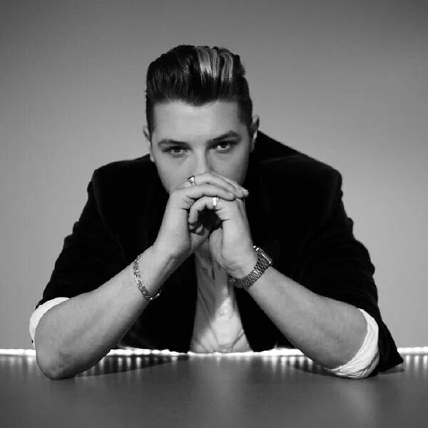 John newman blame. Кельвин харрис и джон ньюман. Blame calvin harris feat john. John newman blame. John newman blame.