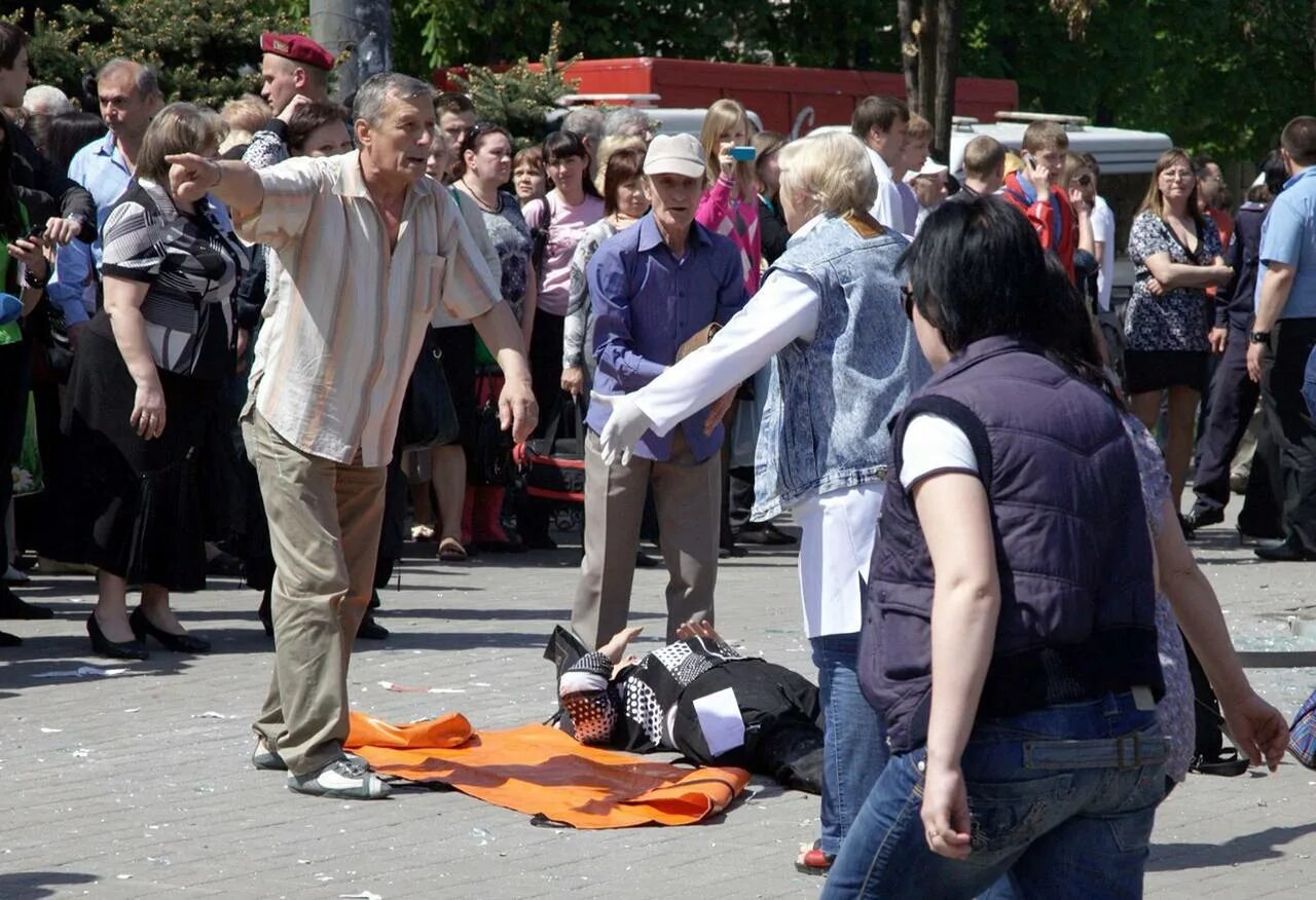 Русская весна харьков. Обстановка в днепропетровске. Обстановка в днепропетровске. Протесты в днепропетровске 2014. Взрывы в днепропетровске 2012.