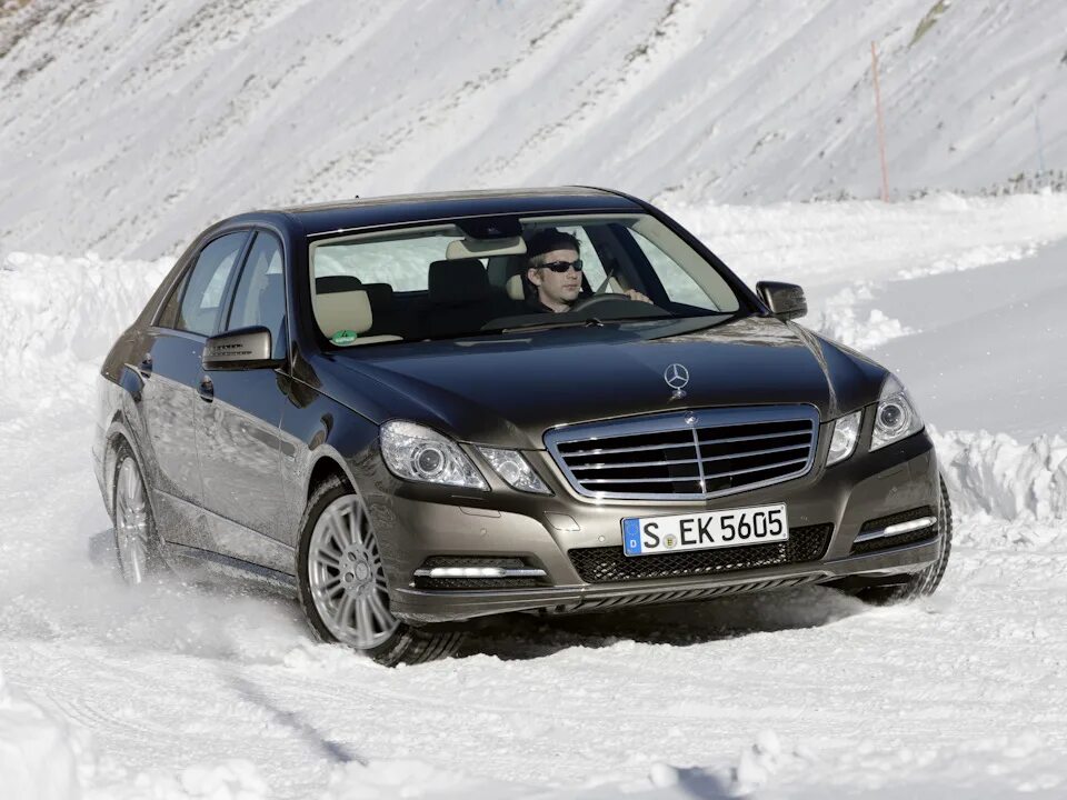 Мерседес 4 matic. Мерседес е280 4matic. Мерседес е 250 4 матик. Mercedes-Benz e250 CDI 4 matic. Купить мерседес 4 матик