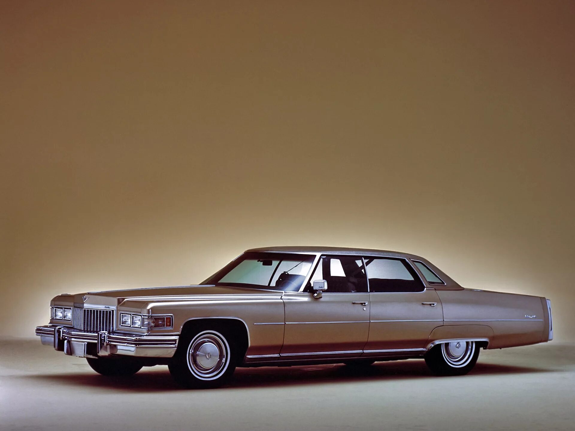 Кадиллак флитвуд 1975. Cadillac 1975. Кадиллак coupe deville 1975. Cadillac 1975. Cadillac deville 1975 брат.