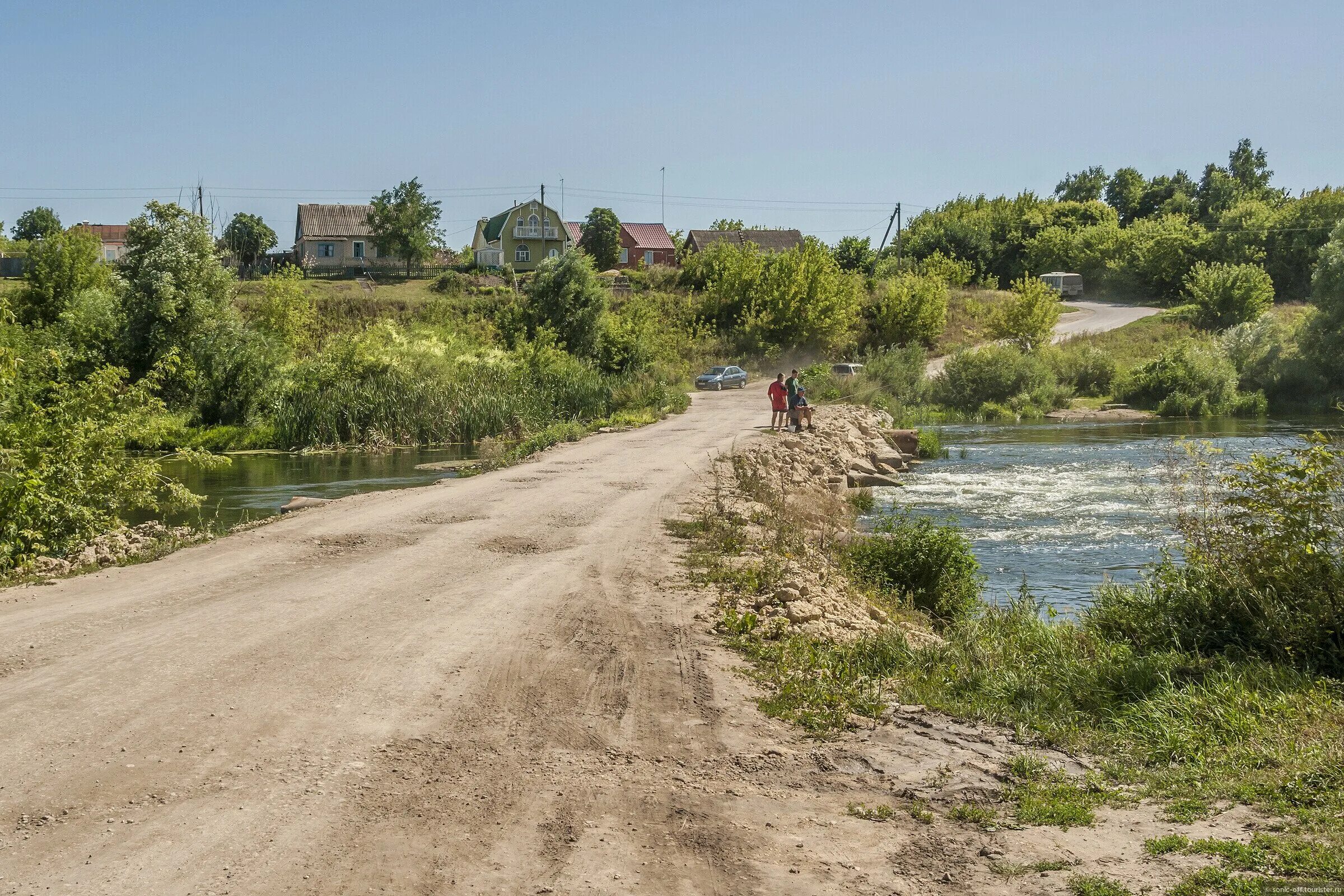 Село большая снова. Деревня большая весь. Заброшенные деревянные церкви татарстан. Басовка воронежская область храм. Село большая снова.