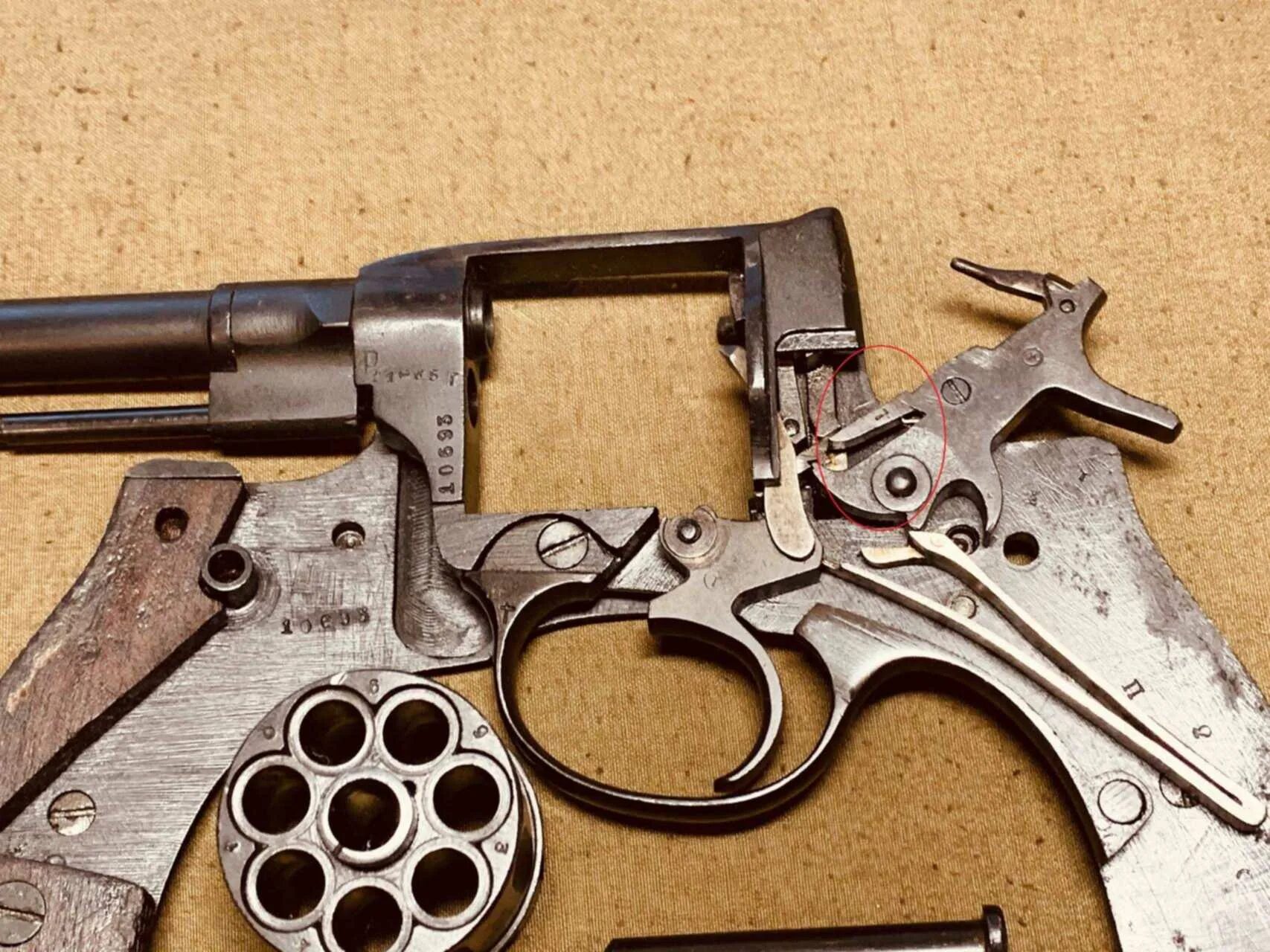 револьвер системы нагана характеристика. схема револьвера наган. револьвер оригинальной конструкции чье имя стало названием. револьвер системы галана 1868. оружие шерлока холмса.