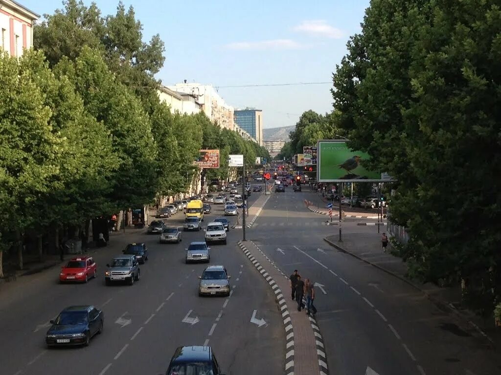 Пекинский проспект в тбилиси. Сабуртало нуцубидзе. Пекина тбилиси. Тбилиси пекина улица 27. Тбилиси велодорожки.