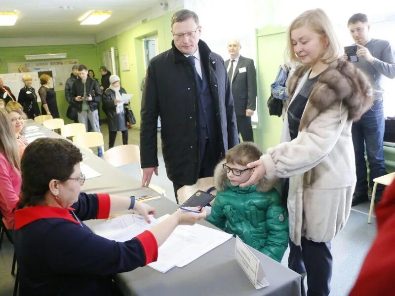 Семья буркова. Семья буркова. Семья буркова. Бурков губернатор жена. Семья буркова.