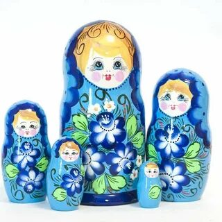 На патриках матрешки