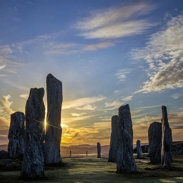 Кельтские друиды Стоунхендж. Калланиш Callanish Stones Шотландия. Megalithic Monuments of Stonehenge. Кельтский пейзаж. Stone placing