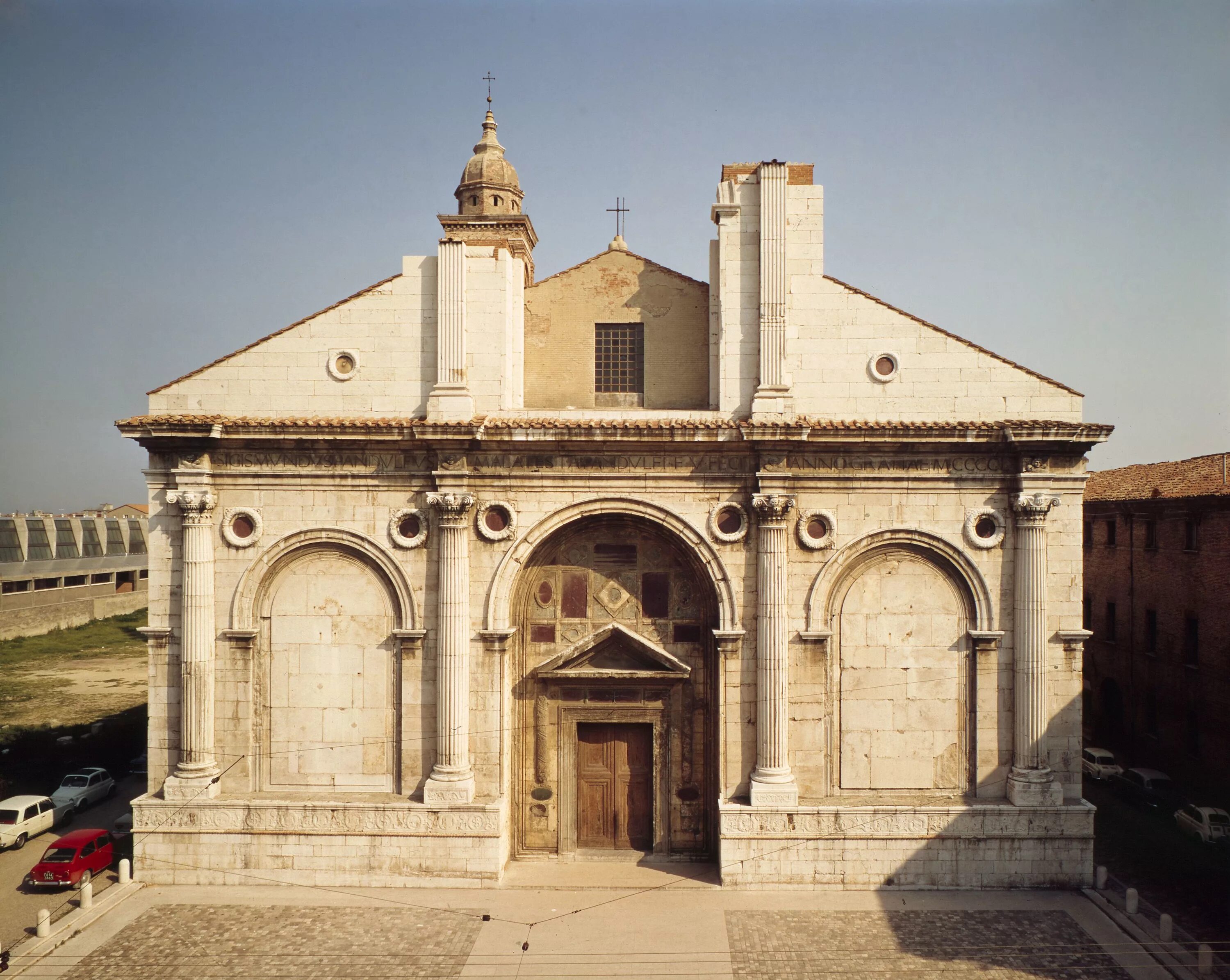 Церковное возрождение. Церковь Сан Франческо в Римини Альберти. Церковь Сан Франческо в Римини (1450 - 1469),. Темпио Малатестиано в Римини.