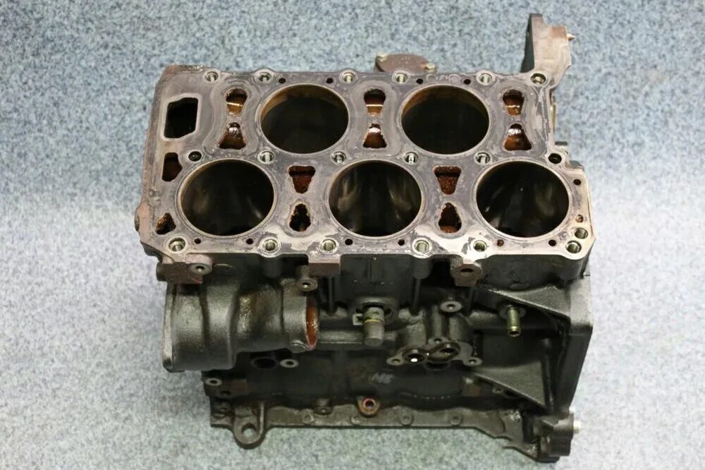 Блок 5. Volkswagen 2.3 v5 мотор. Мотор ВР 5 Фольксваген. Про двигатель 2.3 vr5 VW. Vr5 блок.