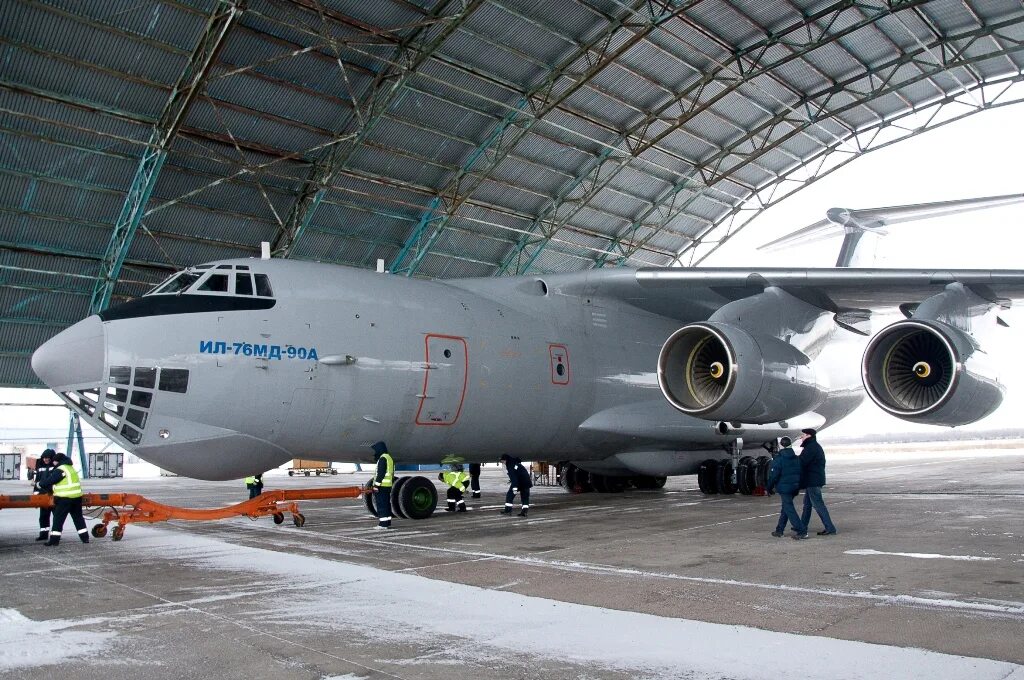 аэровокзал аэропорта магадан. вакансии аэропорт восточный. ил авиастар ульяновск. проект аэропорта курск. самолет ульяновска аэропорт баратаевка.