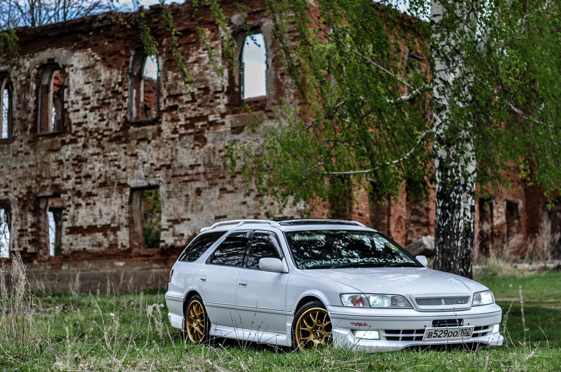 Mark wagon. Toyota Mark 2 Qualis.