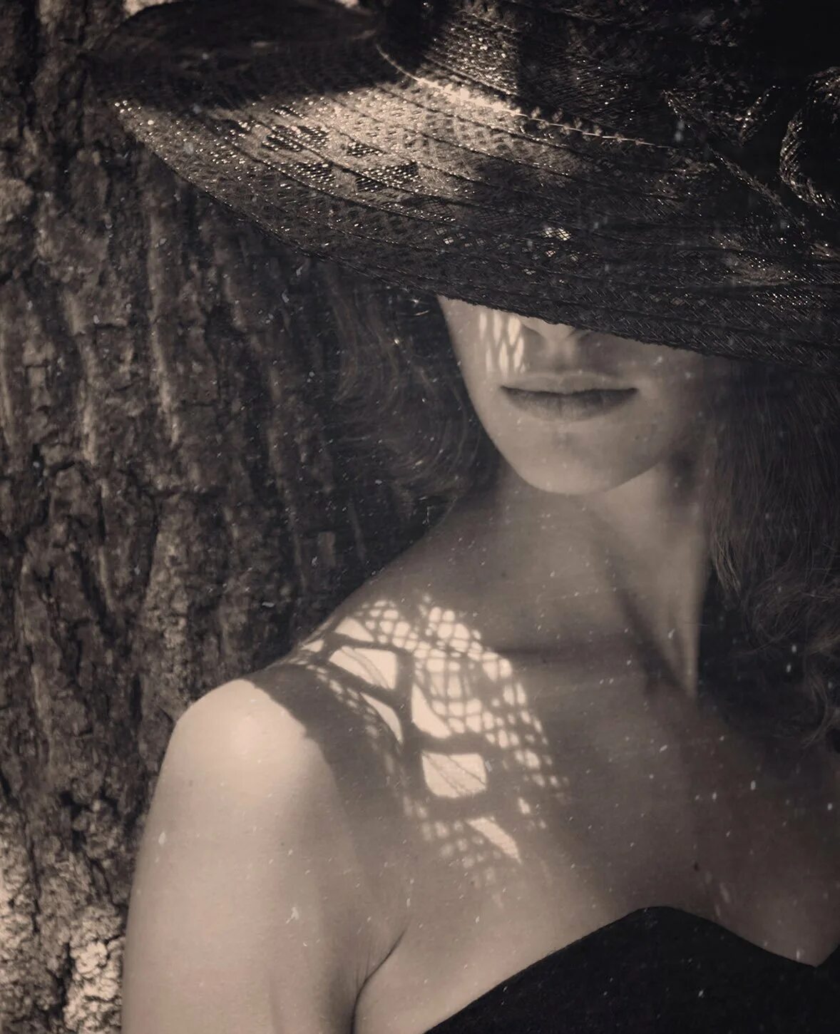 Тайна спящей дамы (2021). Тайна женского имени книга. Ящик пандоры мифы древней греции. Тайна дамы. Тайна дамы.