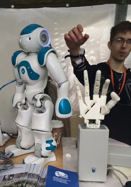 Выставка роботов. Арли парк в жар птице нижний новгород. Роботы в жар птице нижний. Выставка роботов нижний новгород жар-птица. Роботы в жар птице нижний.