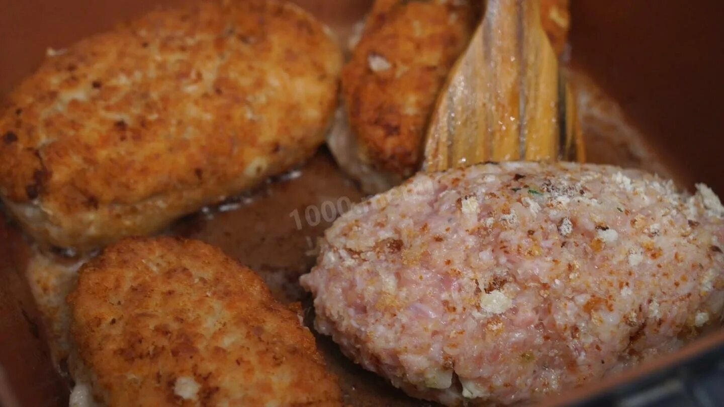 Зразы в панировочных сухарях. Зразы куриные с сыром. зразы в морозильнике. зразы в холодильнике.