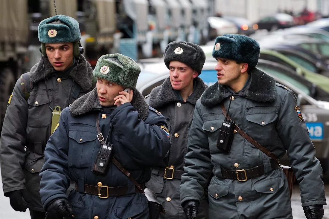 Полиция военного времени. Милиция России. Форма милиции в 90 годы. Милицейская форма. Российская милиция в 90-е.