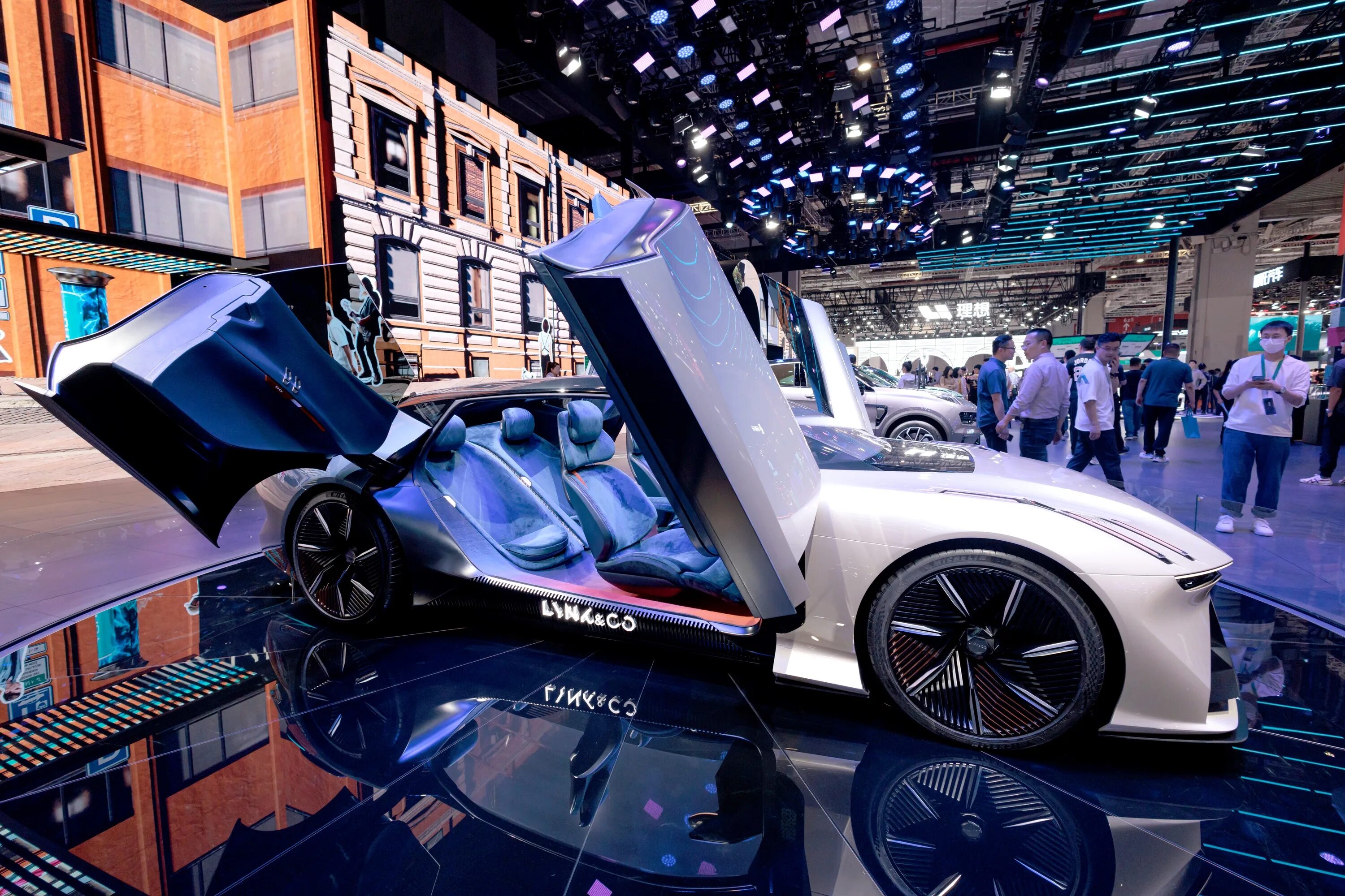 Автосалон в шанхае 2025. Шанхай 2025. шанхай автосалон 2025 chery. автомобиль будущего. выставка автомобилей.