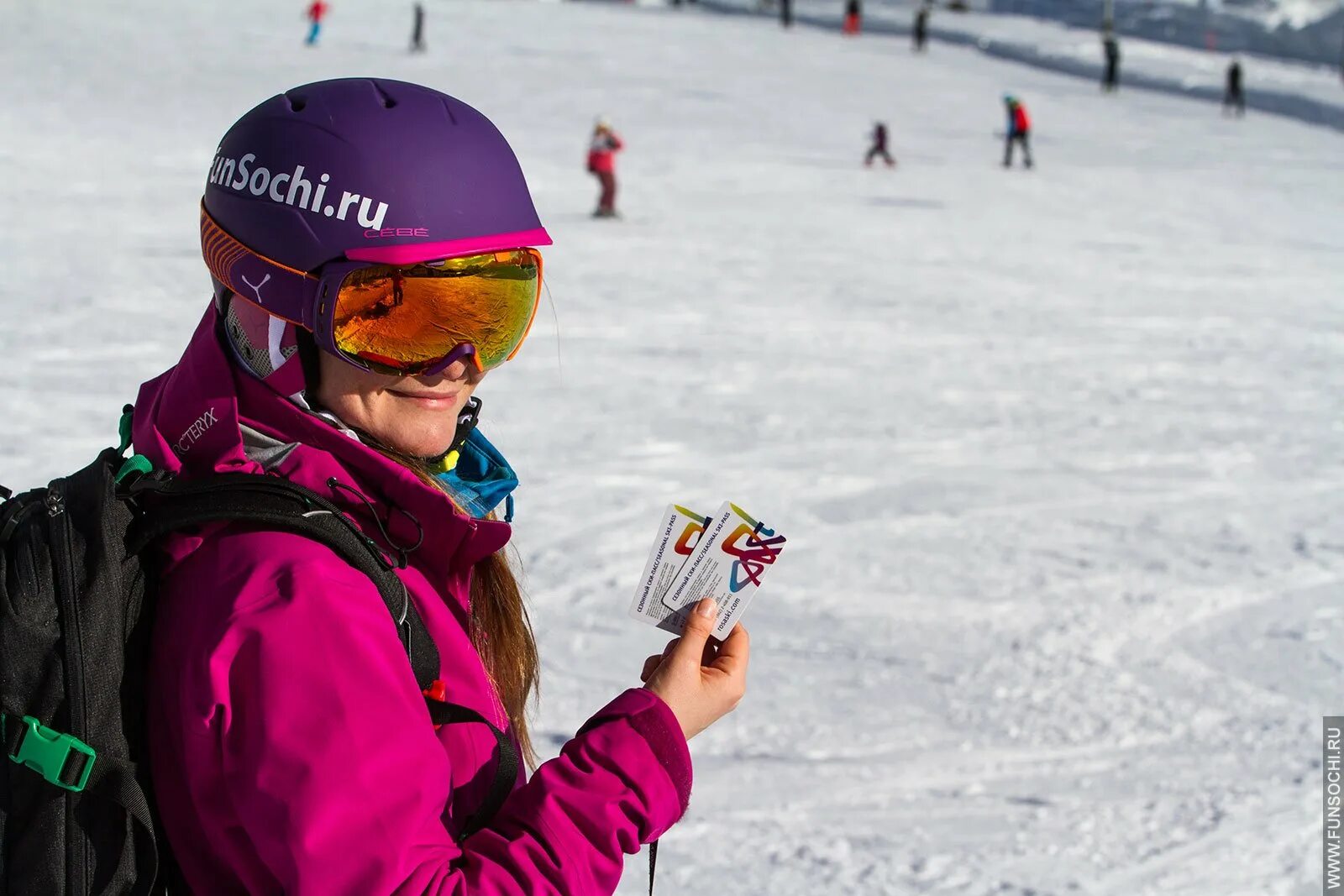 Единый скипасс красная поляна 2021-2022. Ски пасс красная поляна. Скипасс роза хутор. Skipass на красной поляне. Сезонные ски пассы роза хутор.
