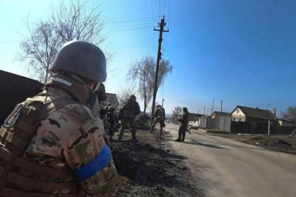 Заброшенная хата. Головчино белгородская область обстрел. Взят село украины. Заброшенные украинские деревни. Порошенко нью йорк.