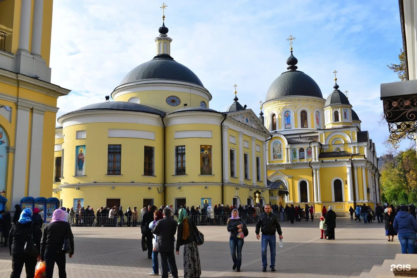 Матронушка московская в москве. Матрона Московская Покровский монастырь. Покровский ставропигиальный женский монастырь Москва. Храм Покровский монастырь Матрона Московская. Покровский монастырь на Таганке.