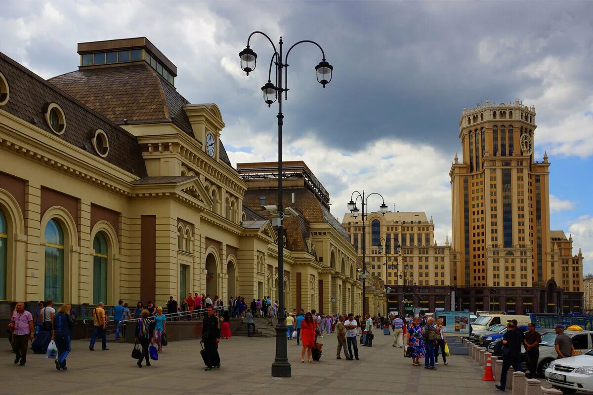Железнодорожный вокзал волгоград 1 2022 г. Ленинградский жд вокзал москва. Станция москва киевский вокзал. Москва площадь павелецкого вокзала. Работа жд вокзал москве.