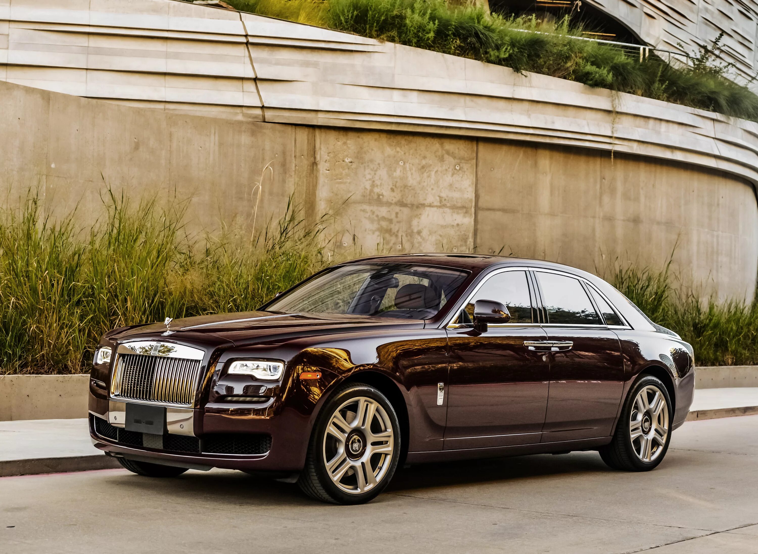 1 rolls royce. Rolls Royce Ghost. Rolls Royce Ghost 2022. Машина Rolls Royce Ghost. Rolls Royce Ghost 2015.