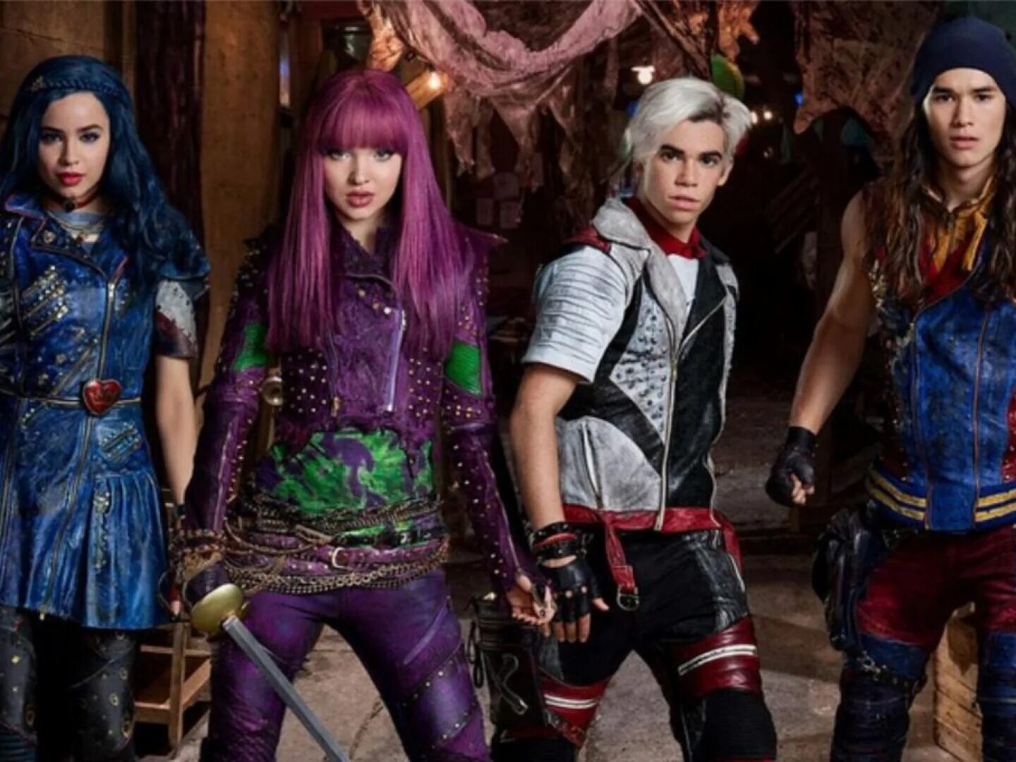 Наследники дисней 1. Включи наследники 1. Наследники (descendants) 2015. Включи наследники 1. Наследники 2015 дисней.