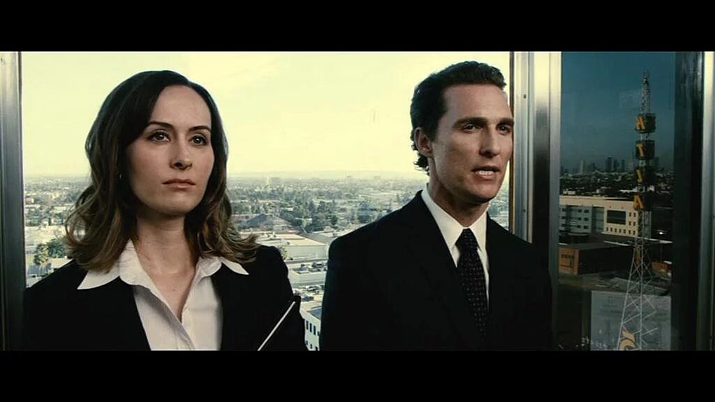 Линкольн для адвоката русский. The lincoln lawyer 2011. мэттью макконахи линкольн для адвоката.