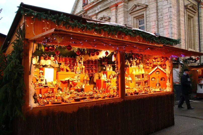 Рынок мультяшный. Ярмарка на английском. Гартман лиможский рынок картина. Лимож рынок мусоргский. Крытые рынки в европе.