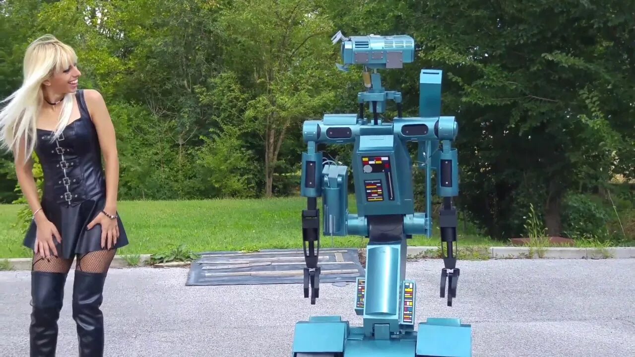 Робот Johnny 5. Короткое замыкание робот.