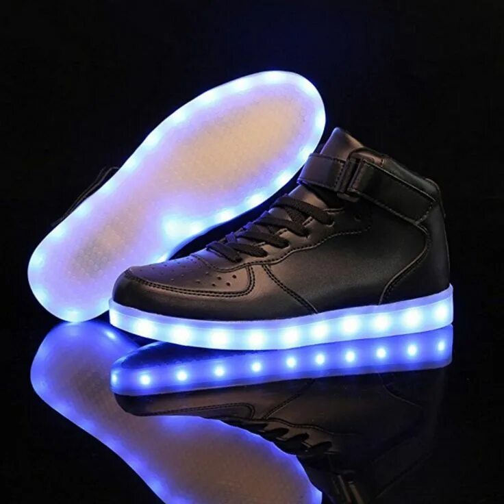 Led кроссовки адидас. Светящиеся кроссовки led Shoes. Кроссовки скетчерс светящиеся черные. Кроссовки найк со светящейся подошвой.