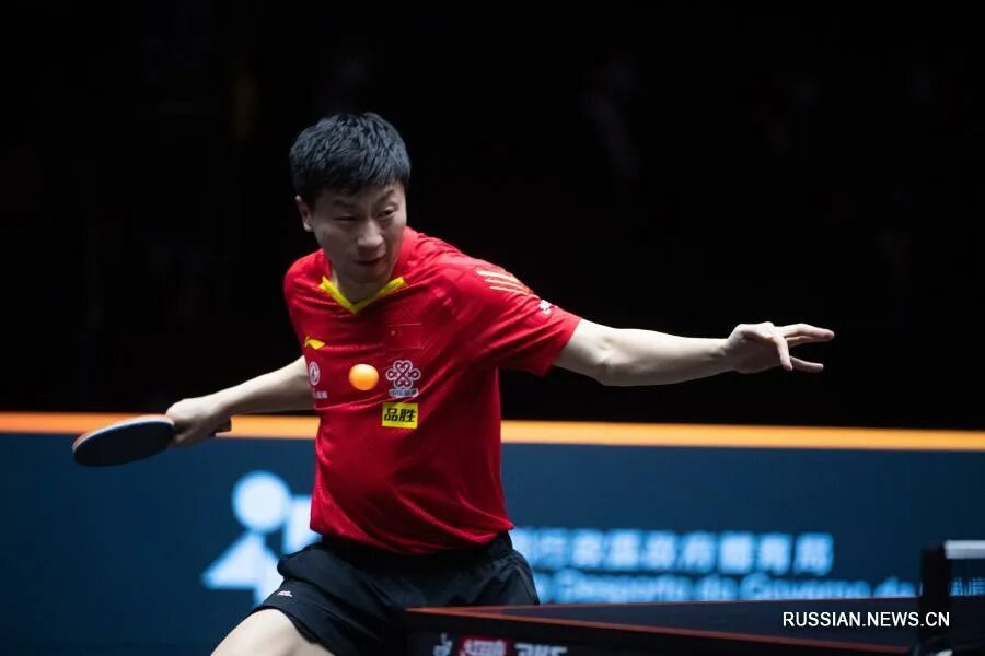 Райс стефания денисовна настольный теннис. Китаец ма лун теннисист. Китайский теннисист настольный ма лун. Пинг-понг. Подача в настольном теннисе.