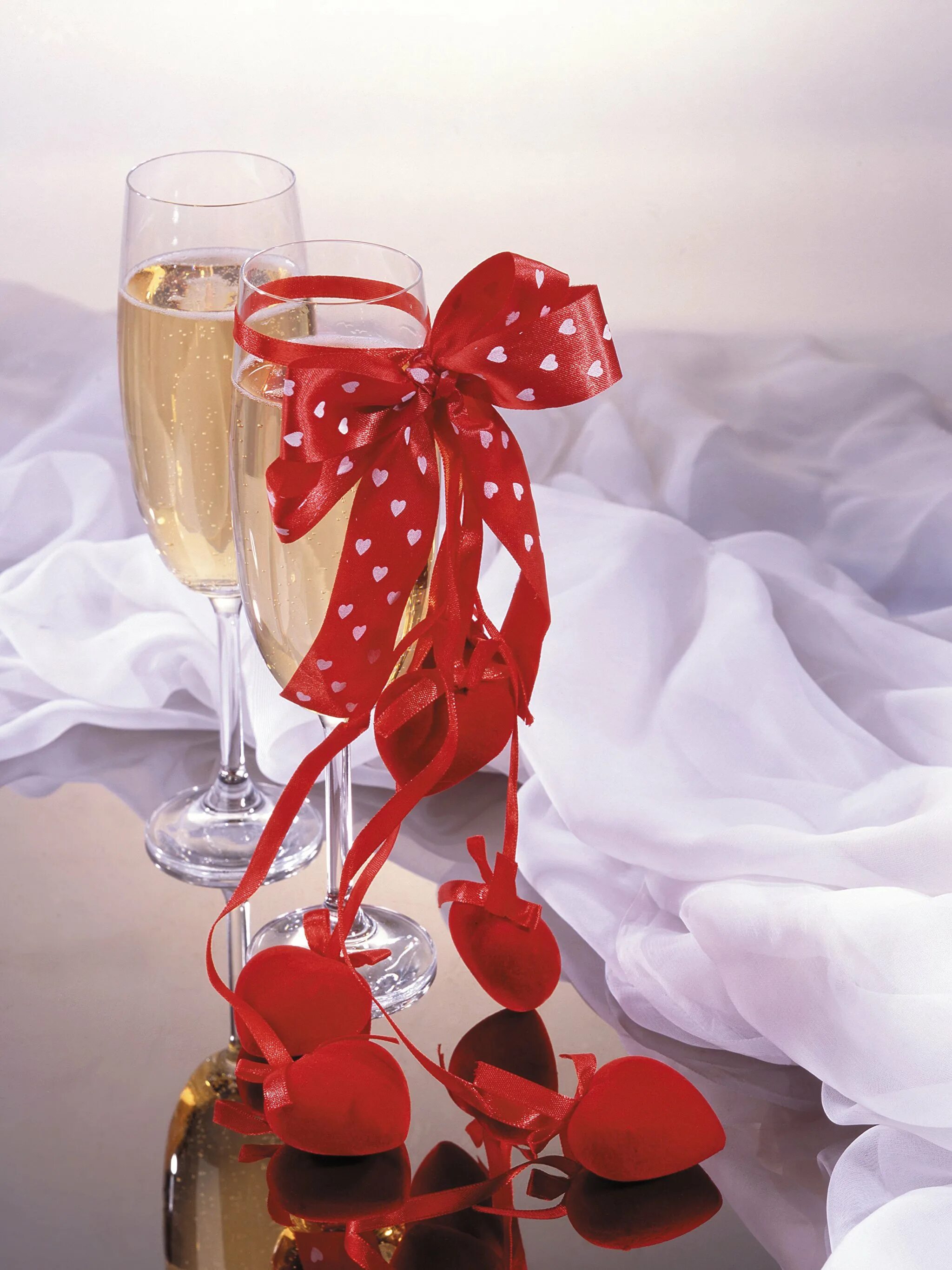 нежное поздравление с днем рождения. плюшевый мишка с цветами. с днем рождения девушке романтические. с днем рождения девушке романтические. романтические открытки.