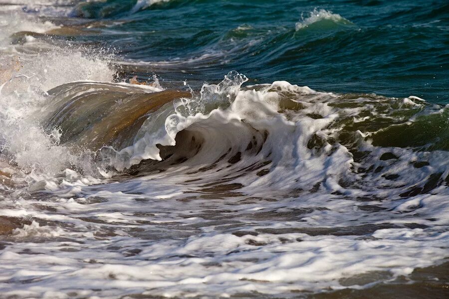 Тихий океан волны цунами. П та волна. Волны на берегу. П та волна. П та волна.