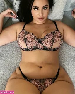 Zina Hadid  moroccanzina  therealzinax  zinahadid Nude Leaked OnlyFans P...