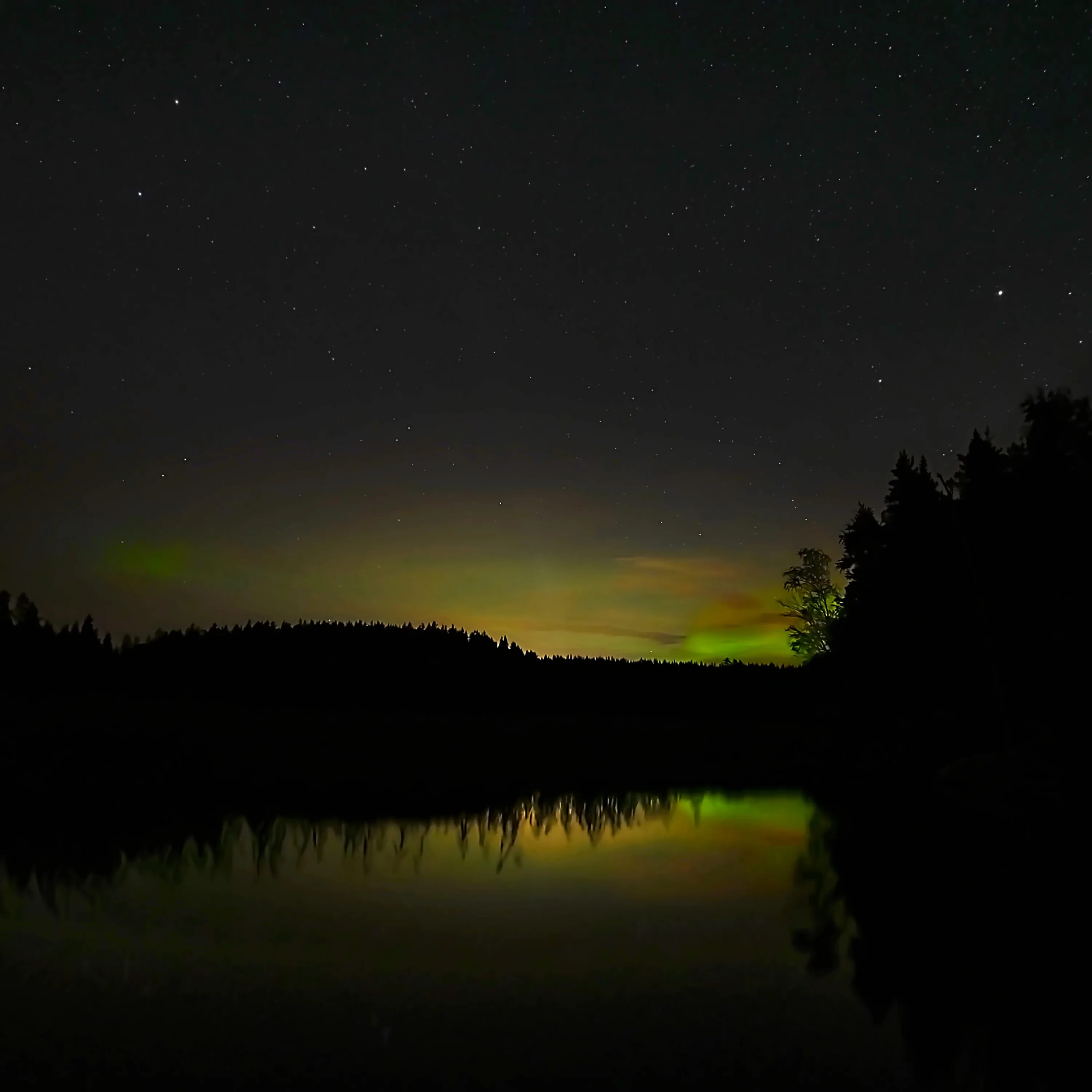 Темный вечер. Природа ночью. Ночное озеро. Река ночью.