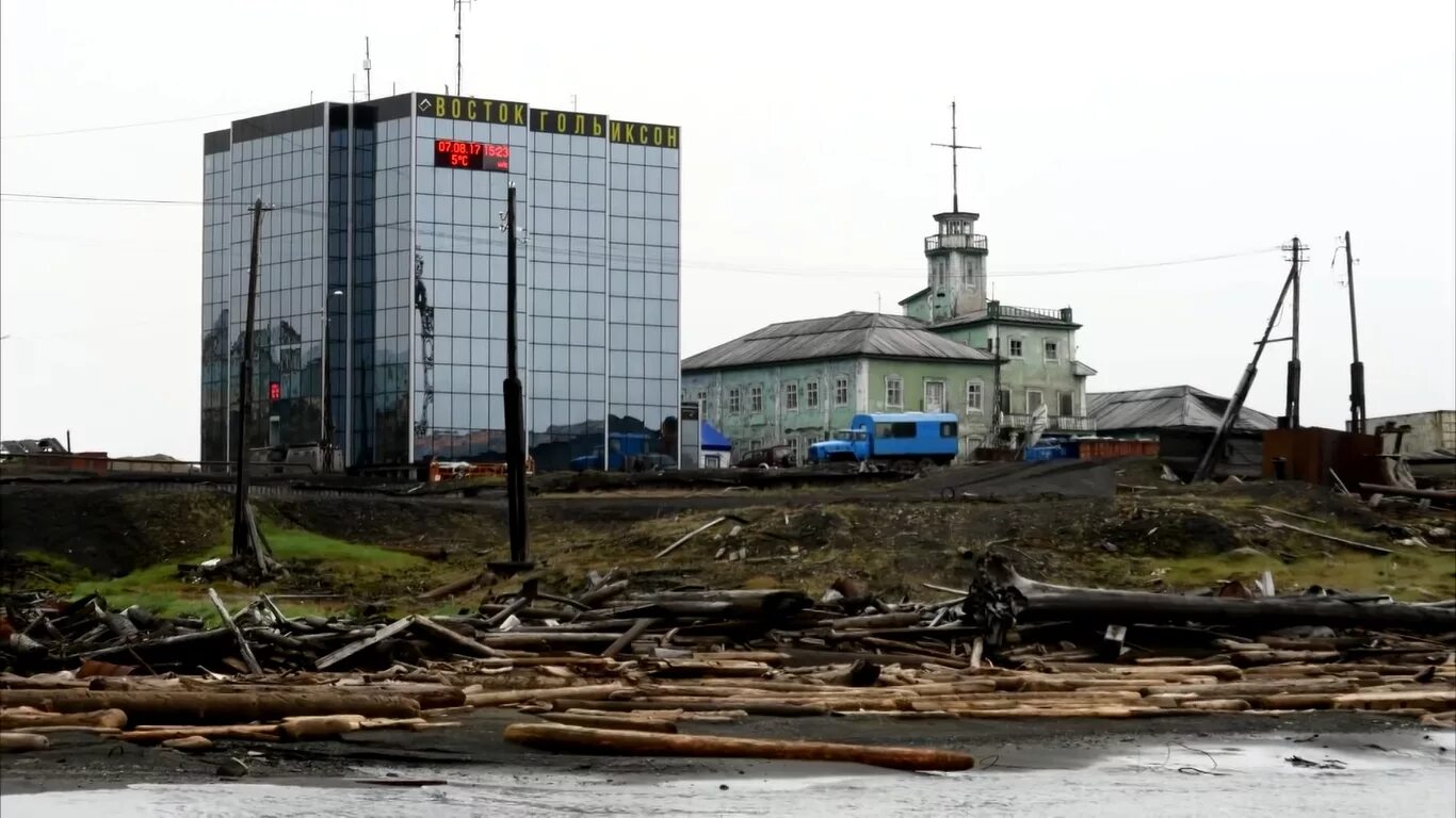 Аэропорт Диксон Таймыр. Арктика поселок Диксон. Администрация города Диксон. Поселок Диксон Таймыр.