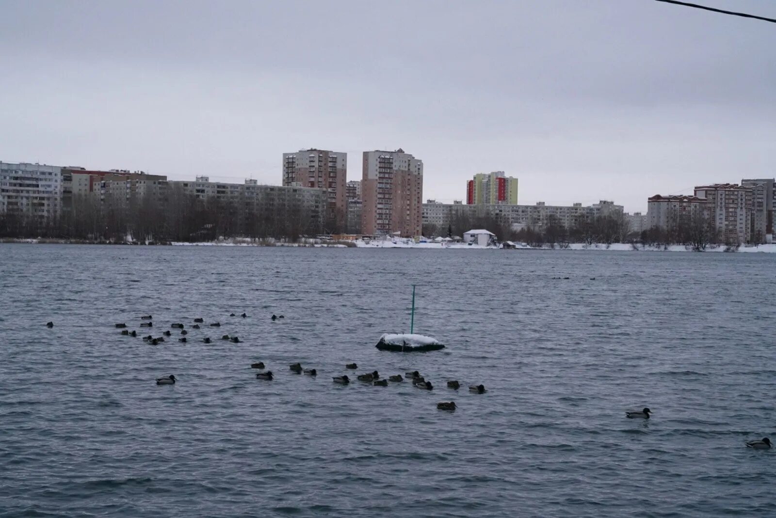 Тепло озеро уфа. Озеро теплое уфа пляж. Озеро теплое уфа. Тёплое озеро уфа инорс пляж. Инорс теплое озеро.