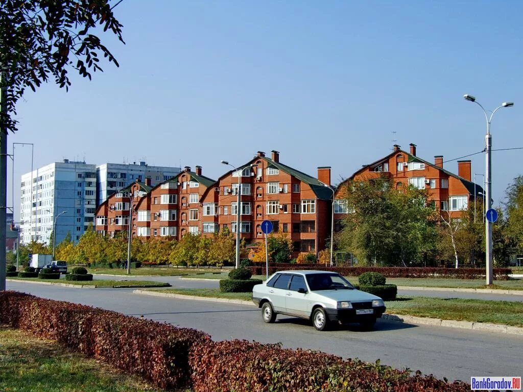 Волгодонск 10 этажка. В 9 частный сектор волгодонск. Красный яр волгодонск. Новый частный дом от застройщика. Волгодонск коттеджи.