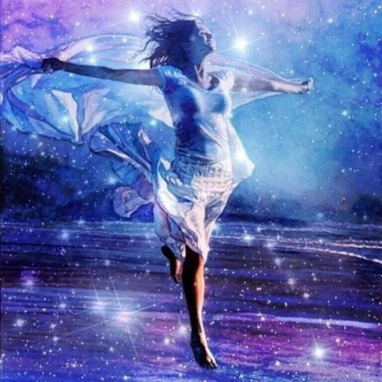 Танец души. Полет души. Танец Вселенной. Девушка кружится в танце. Песня руки ветра