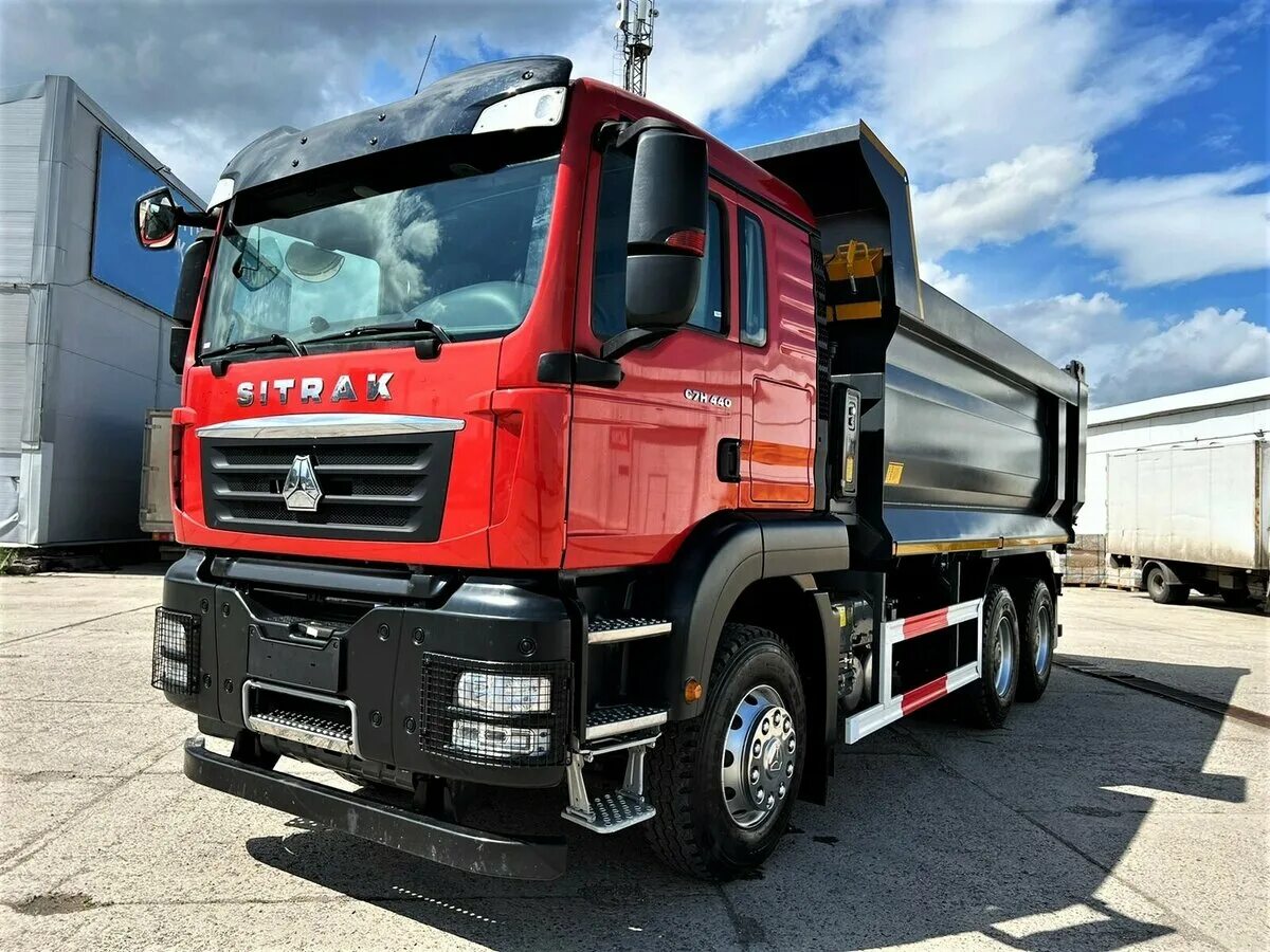 Купить новый ситрак. Sitrak c7h самосвал. Sinotruk Sitrak c7h, 2022. Sitrak c7h тягач. Sitrak c7h 8x4 самосвал 2022.