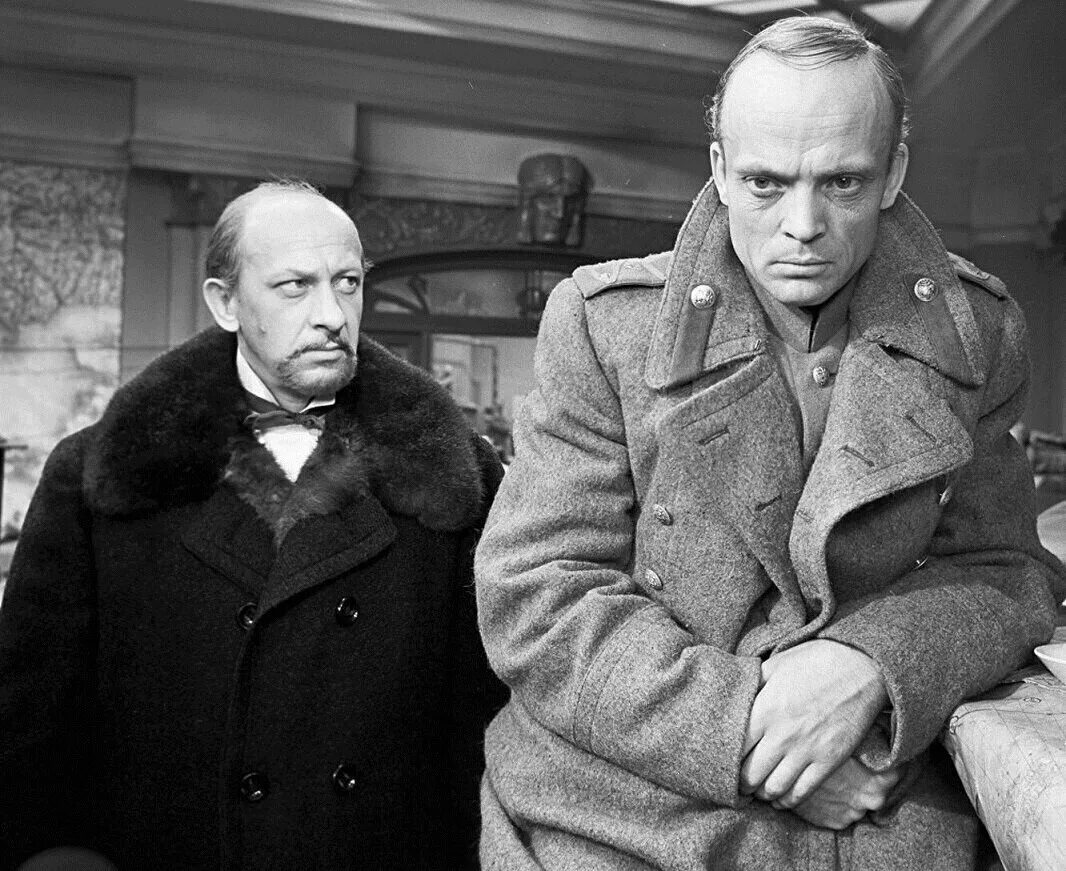 режиссер бега. бег булгаков фильм 1970. владимир наумов тегеран 43. фильм бег генерал хлудов. алов, александр александрович.