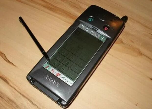 Sharp телефон 2000. Самый первый смартфон. Ibm simon 1994. Первые телефоны с сенсорным экраном. Первые телефоны с сенсорным экраном.
