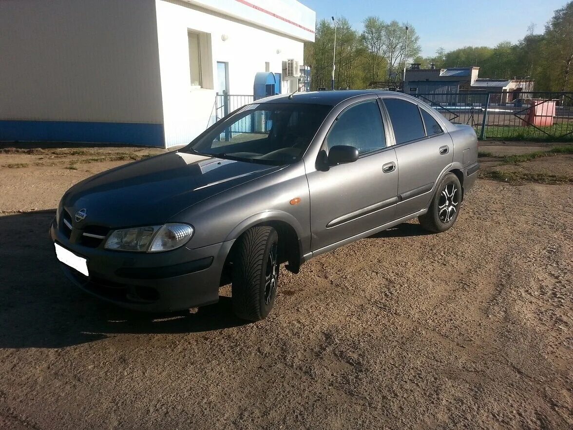 Купить альмера б у. Nissan Almera 1.5 МТ, 2002,. Ниссан Альмера н16 седан. Nissan Almera 2002. Ниссан Альмера серая n16.