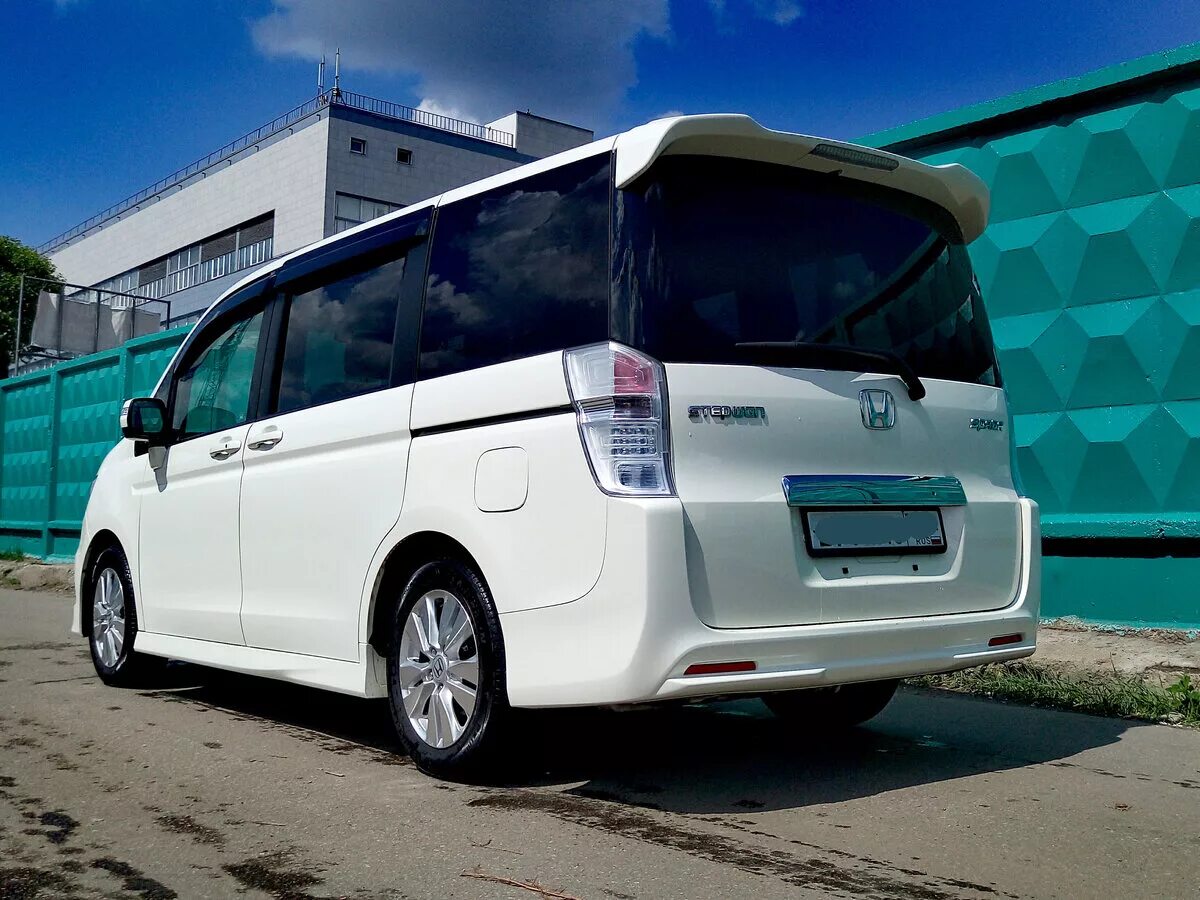 Step wagon. Honda stepwgn spada 2013. Honda stepwgn 2. Honda stepwgn 2012. Honda минивэн stepwgn 2015.
