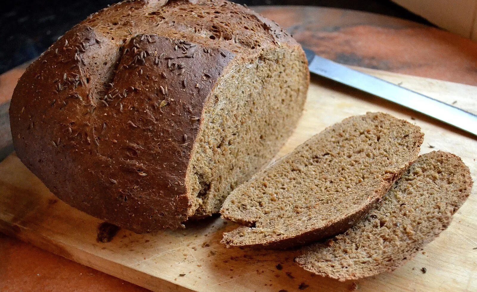 При выпечке хлеба из килограмма