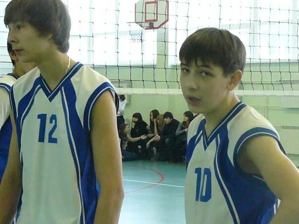 Мегион 25. Мегион (город). Школа 1 мегион класс 1б. 4 школа мегион. Мегион площадь.