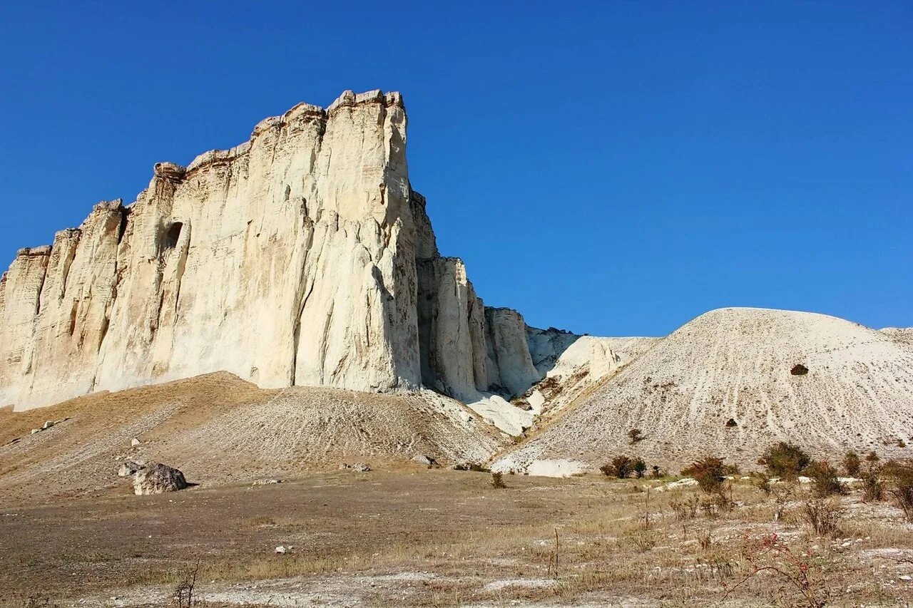 Белая скала снять. Белая скала ак-кая (село белая скала). Белая скала снять. Белая скала белогорск. Боярский белая скала.