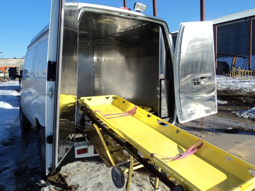 Как называется машина которая возит трупы. Автомобиль для перевозки покойников. Специальная машина труповозка. Газель 2705 труповозка. Как называется машина которая возит трупы.