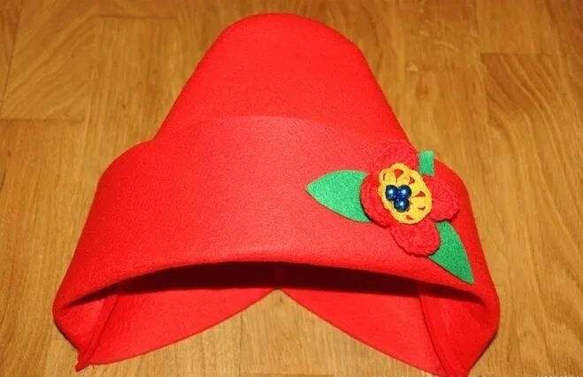 Шьем шапочку для красной шапочки. Выкройка красной шапочки для костюма. Шапка для костюма красной шапочки своими руками выкройки. Как сделать красную шапку. Красный чепчик.