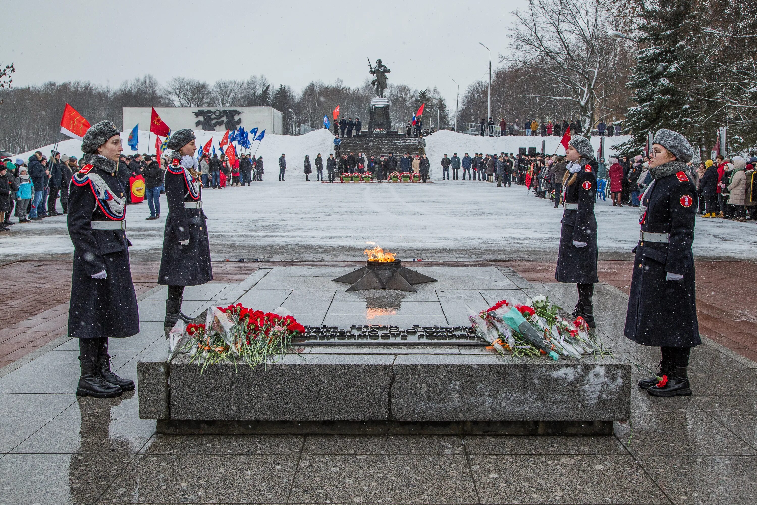 80 лет со дня освобождения великого новгорода. освобожденный новгород. монумент победы великий новгород. освобождение можайска от немецко-фашистских. освобождение великого новгорода от фашистских захватчиков.